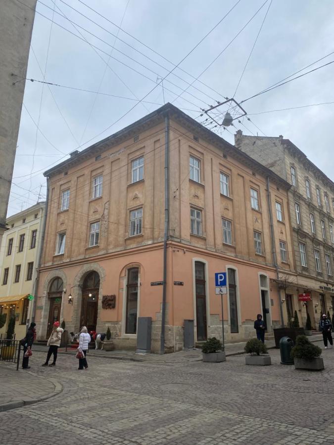 1 Minute To Rynok Square Apartment Lviv Bagian luar foto